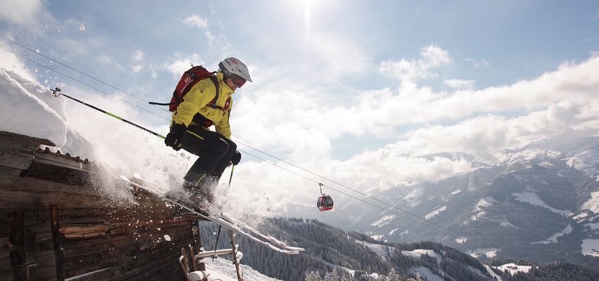 skifahrerin-vor-der-hohen-salve