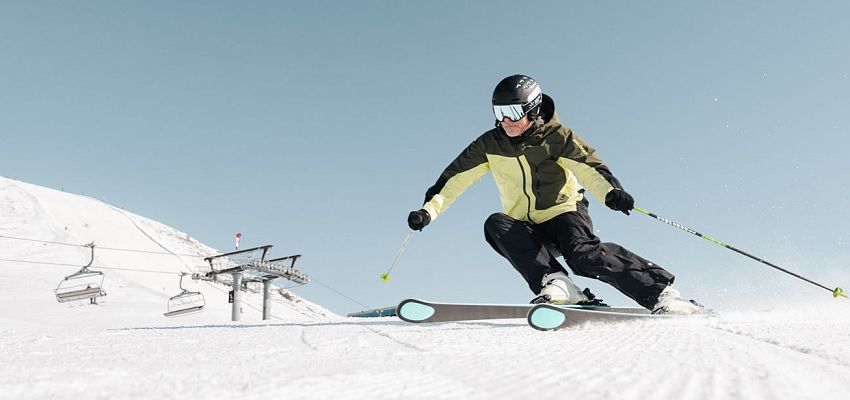 skifahrerin-vor-der-hohen-salve